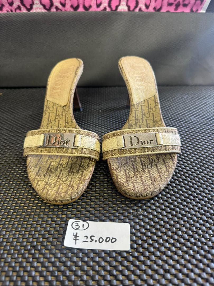 (4274W3)*ディオール クリーム ロゴ プレート ヒール