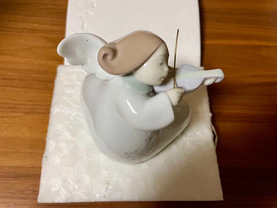 「ヴァイオリンを持つ小さな天使」 スペイン・リヤドロ廃版品　新品同様未使用です。