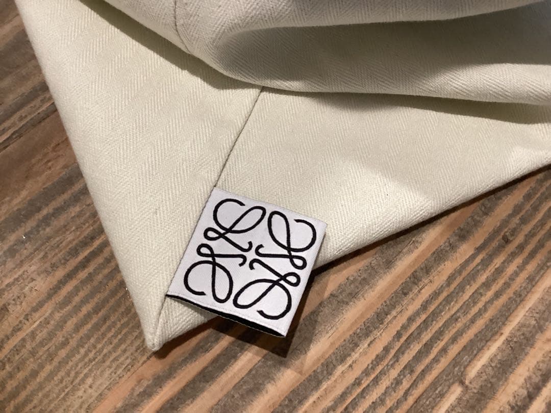 LOEWE ハンモックバッグ スモール（クラシックカーフ）ブラック