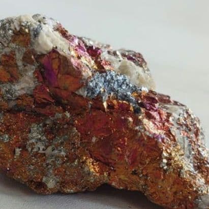 チャルコパイライト　キャルコパイライト　原石　素敵な逸品