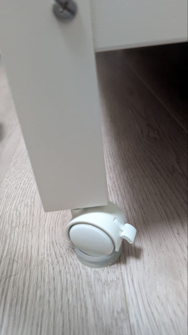 //断捨離中//ホワイト木製ベビーベッド　安全ロック付き（ランデブー）