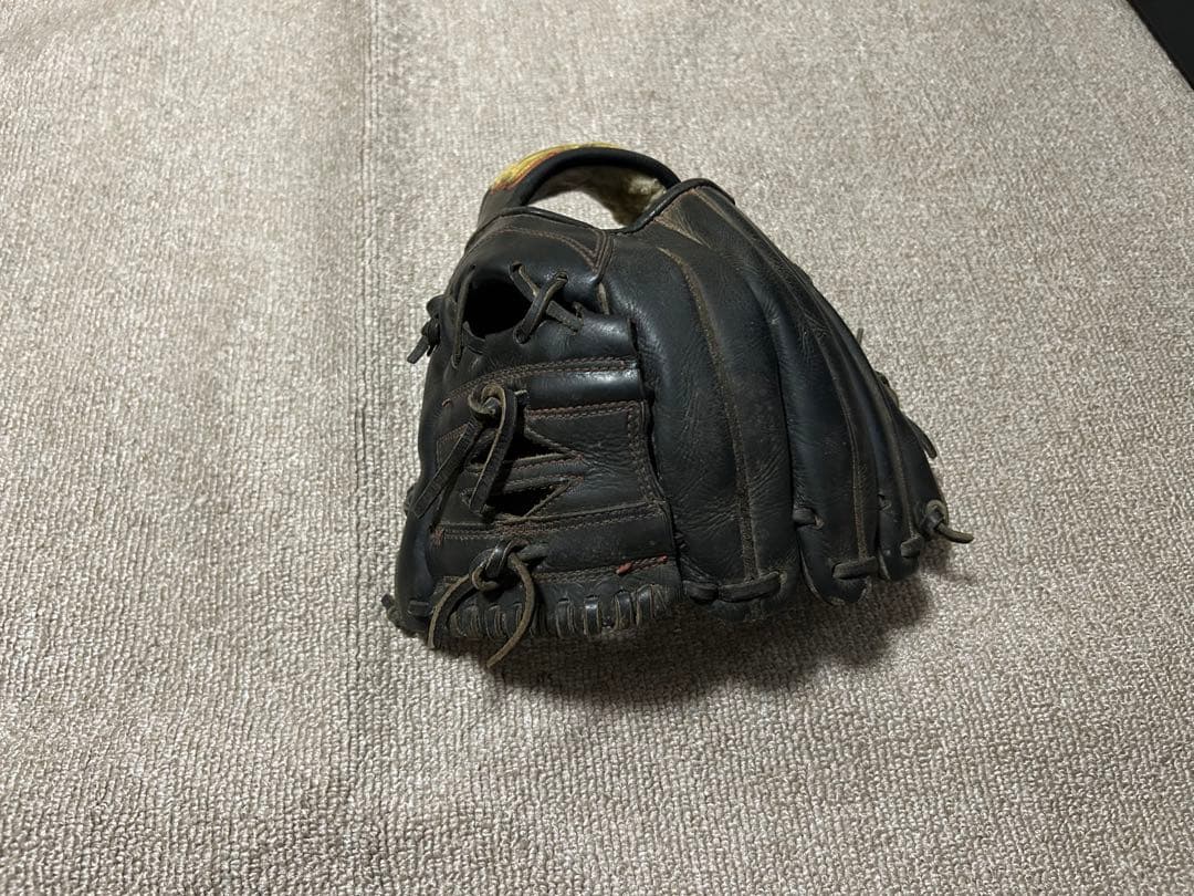 ハイゴールド内野用グローブ