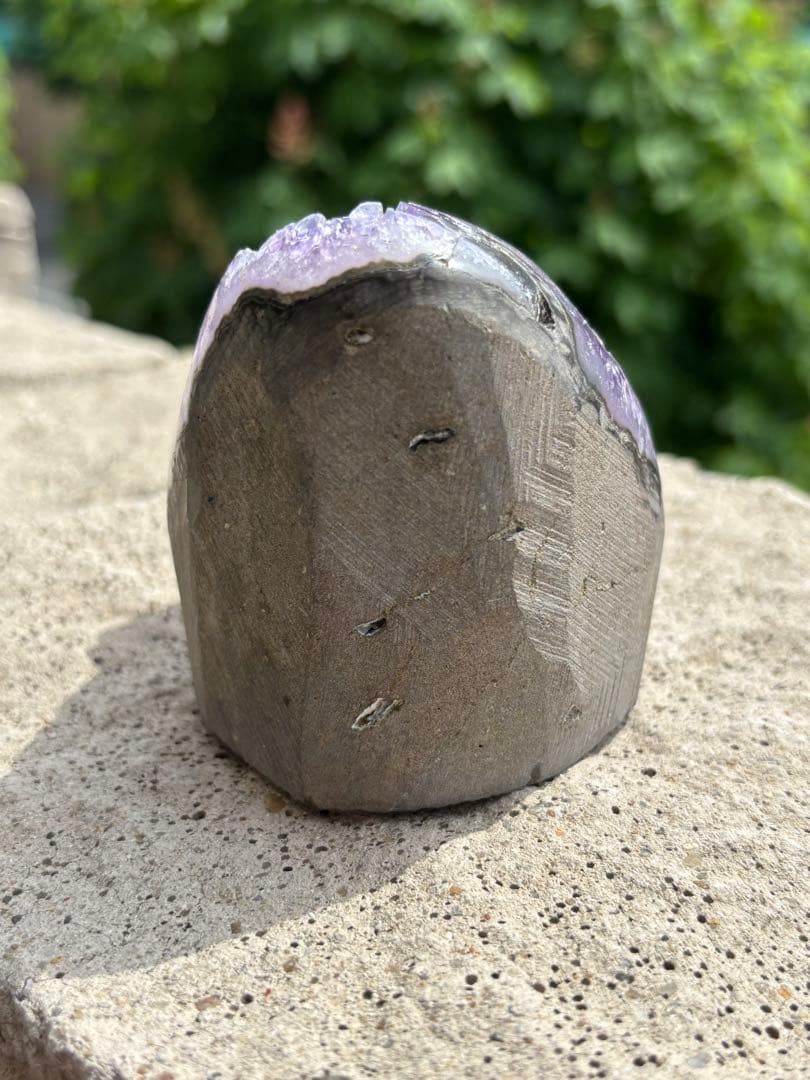 高品質！ウルグアイ産⭐️アメジストドーム⭐️花付きN141