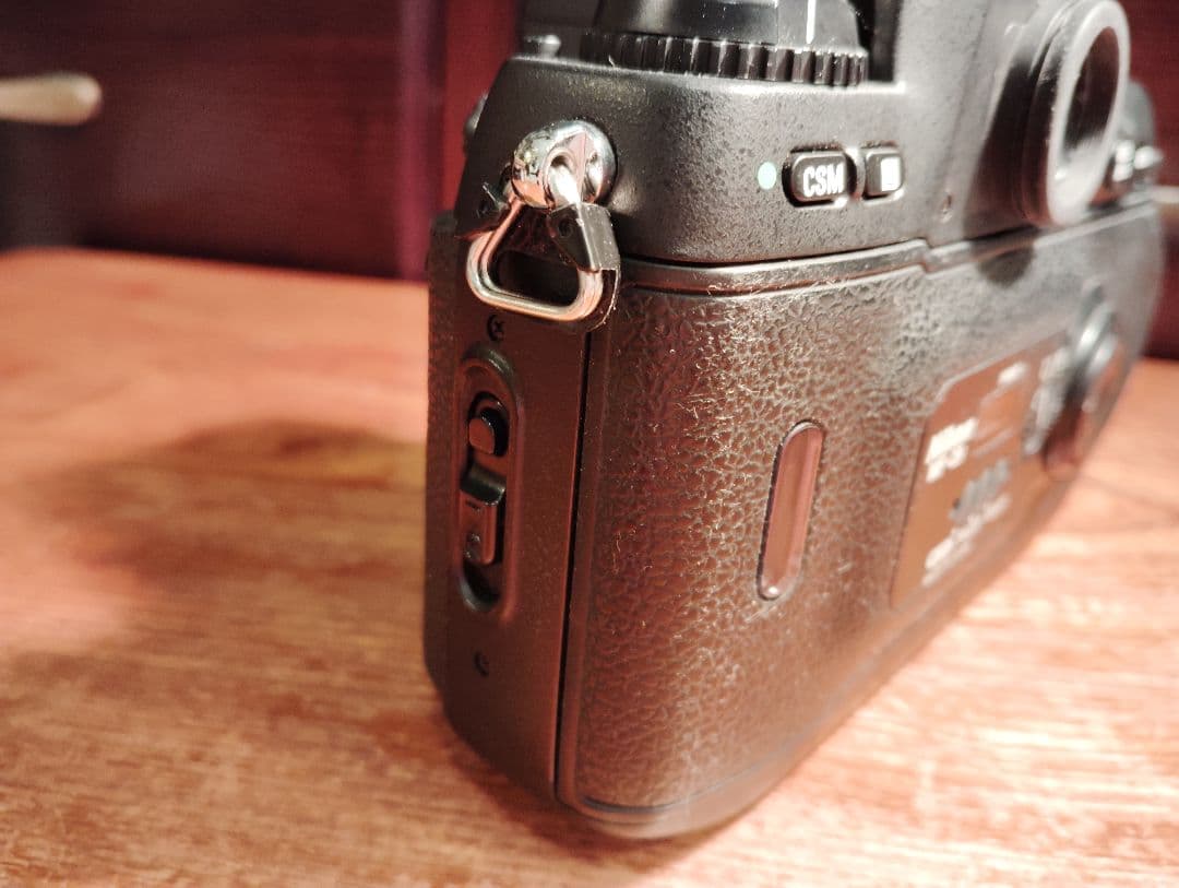 Nikonf100 本体のみ