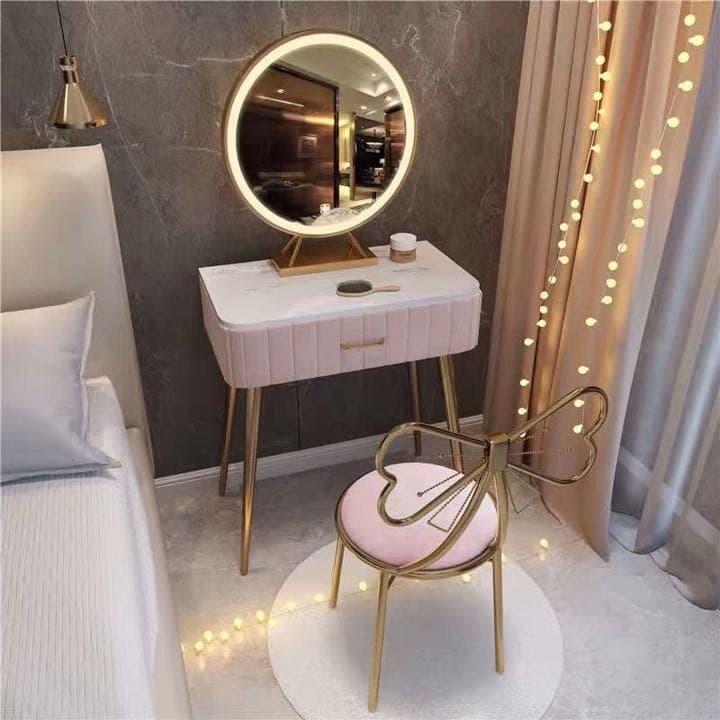 オシャレドレッサー　ピンク　デスク引き出し1杯LEDミラー　椅子　棚4点セット