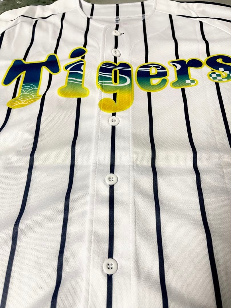 阪神タイガース 中野拓夢 直筆サイン入りシャツ 2025 沖縄キャンプ限定