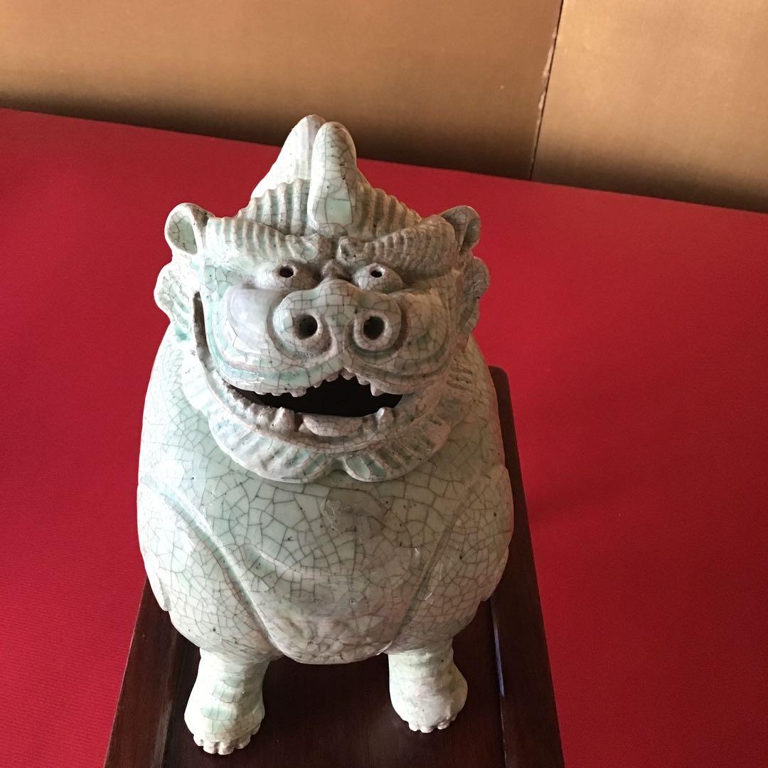 ￼吉向十三軒　青磁向獅子香炉　長次郎作