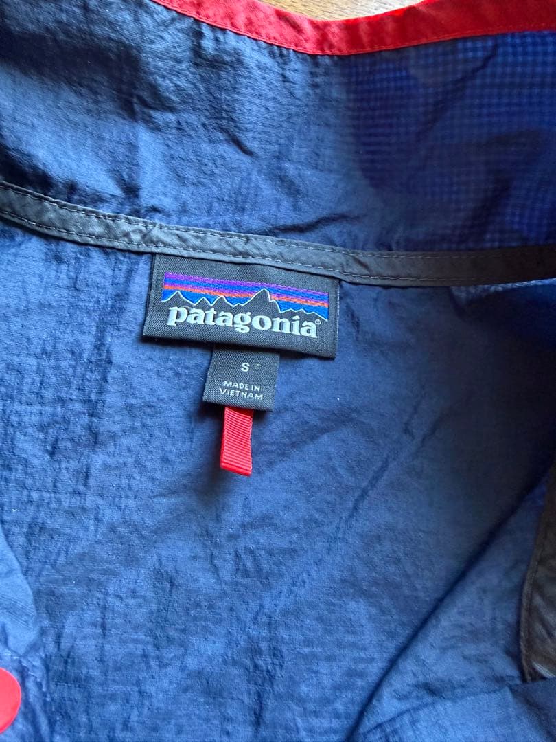 美品 Patagonia 24150 ナイロンプルオーバー 紺赤 SBNE