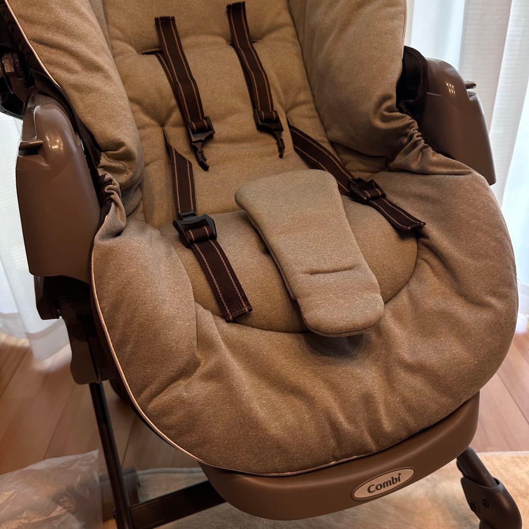 【デーブル新品未開封】Combi ネムリラ AUTO SWING BEDi EG