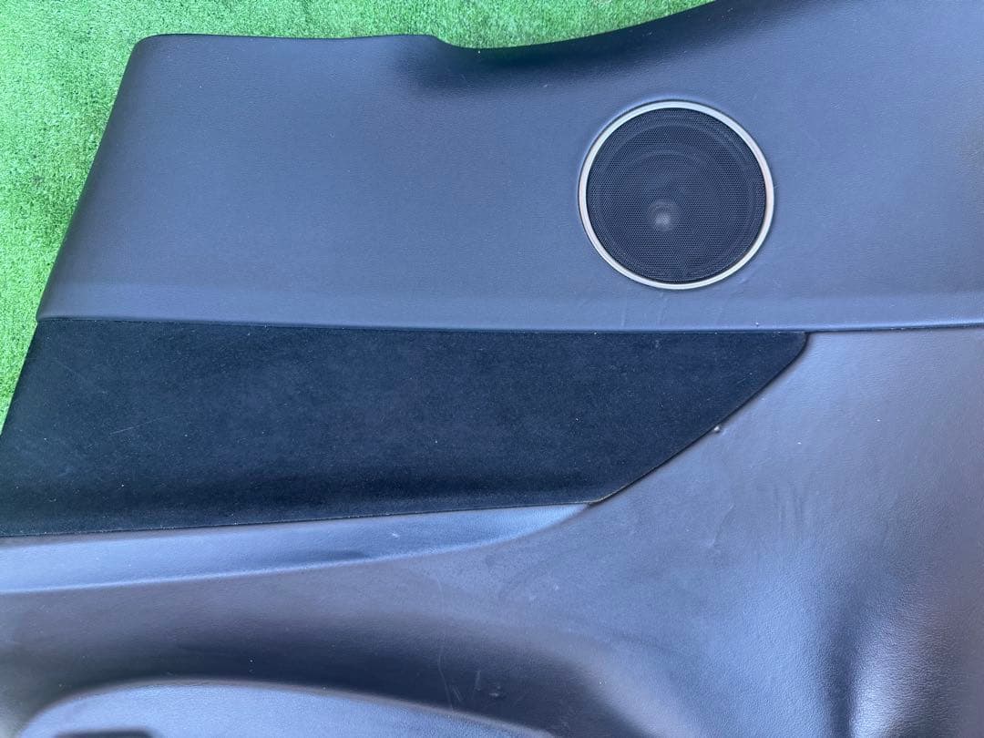 トヨタ　レクサス　lc500 lc500hクーペ　リアクォータートリムパネル