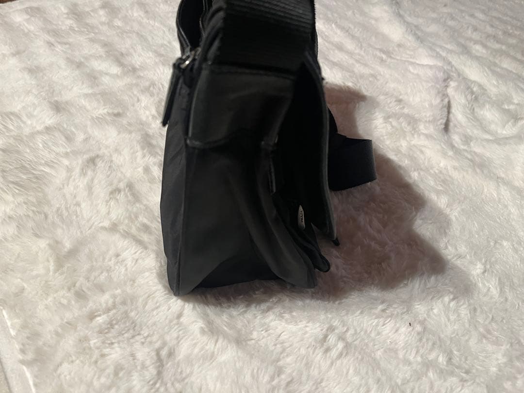 【美品】プラダ カメラバッグ ショルダーバッグ 三角ロゴ ナイロン ブラック