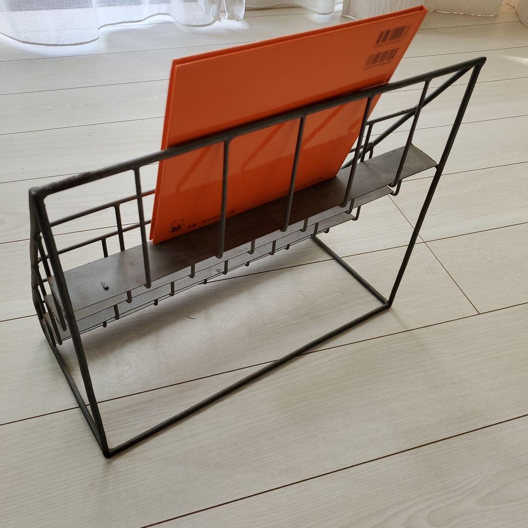 本棚(スチール)　絵本は付きません