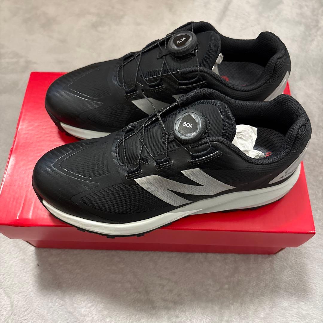 ✨訳あり新品 24.5cm ニューバランス ゴルフシューズ スパイクレス 軽量