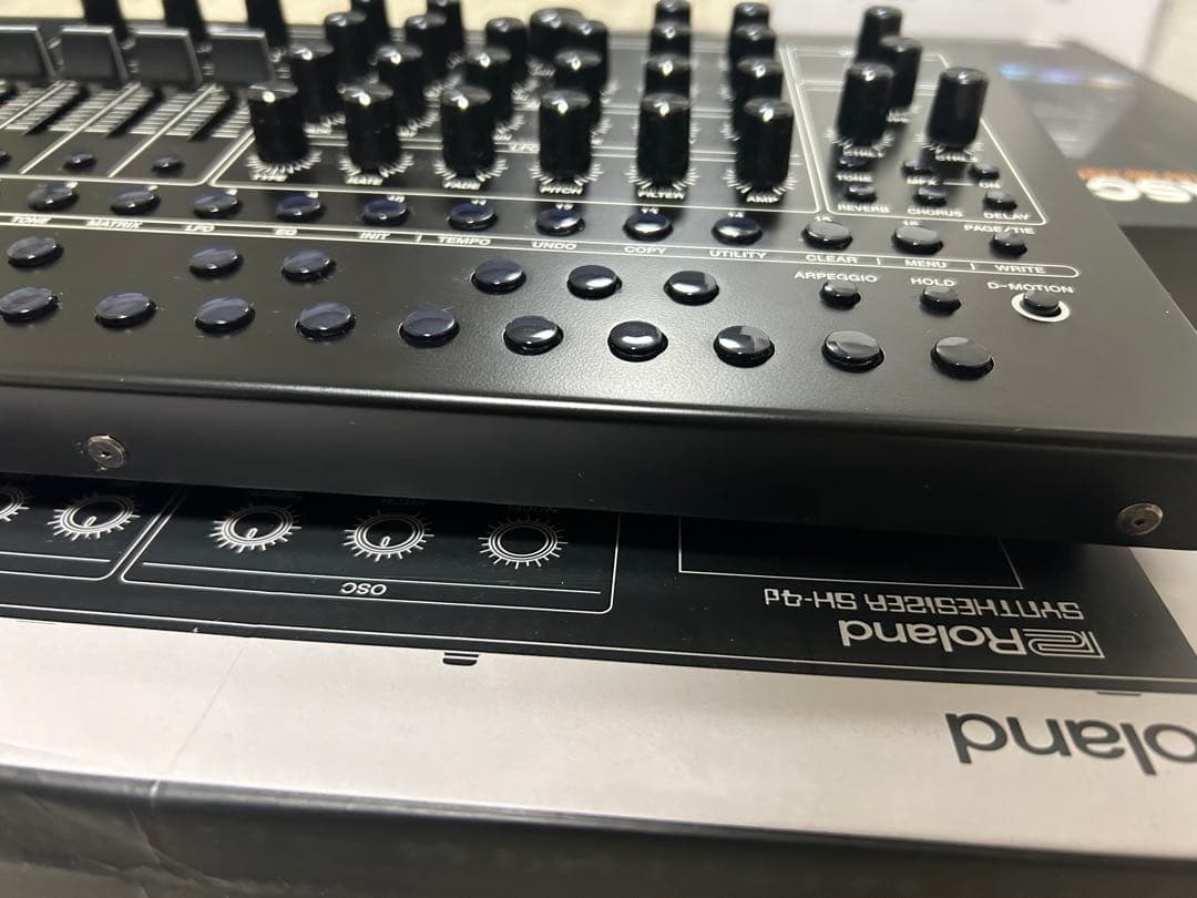 Roland シンセサイザー SH-4d 1/5までの価格です