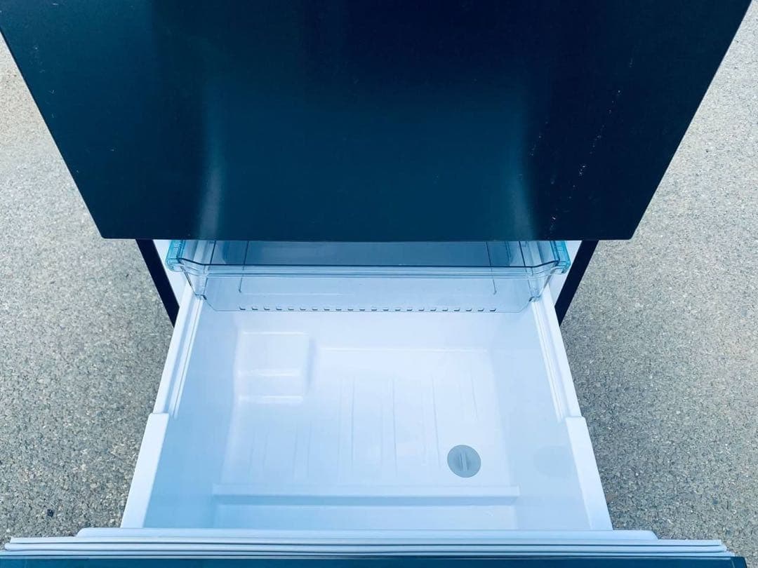 送料設置無料　Panasonic ノンフロン冷凍冷蔵庫　NR-B251T-SS