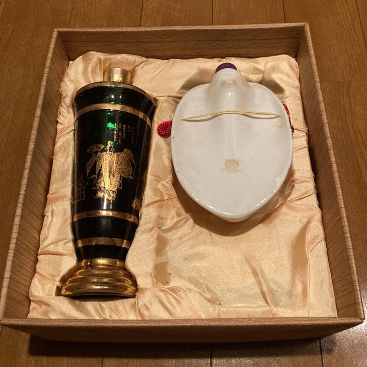 ニッカキングスランドアーマーオブキング700ml&MONDE酒造MG-20 付き