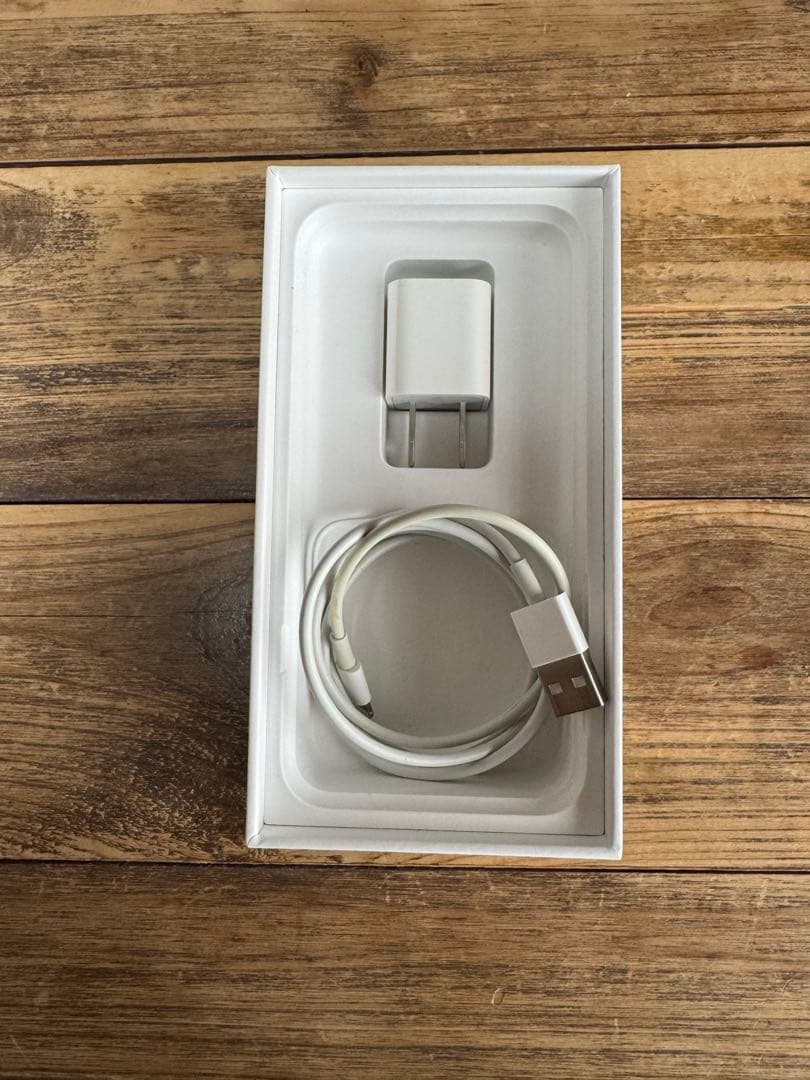 Apple iPhone SE (第2世代) SIMロック有