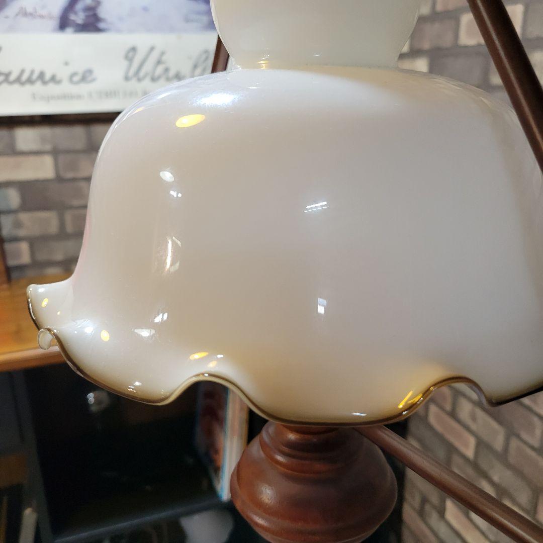 乳白のガラスシェードが可愛い☆ランプ スタンドライトアンティーク ヴィンテージ