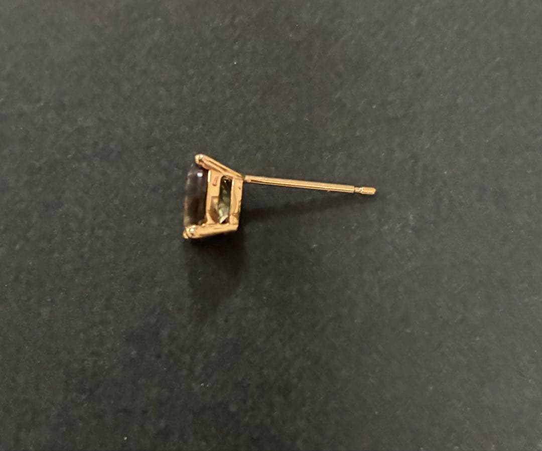 グリーンゴールデンサファイア ピアス K18 片耳用