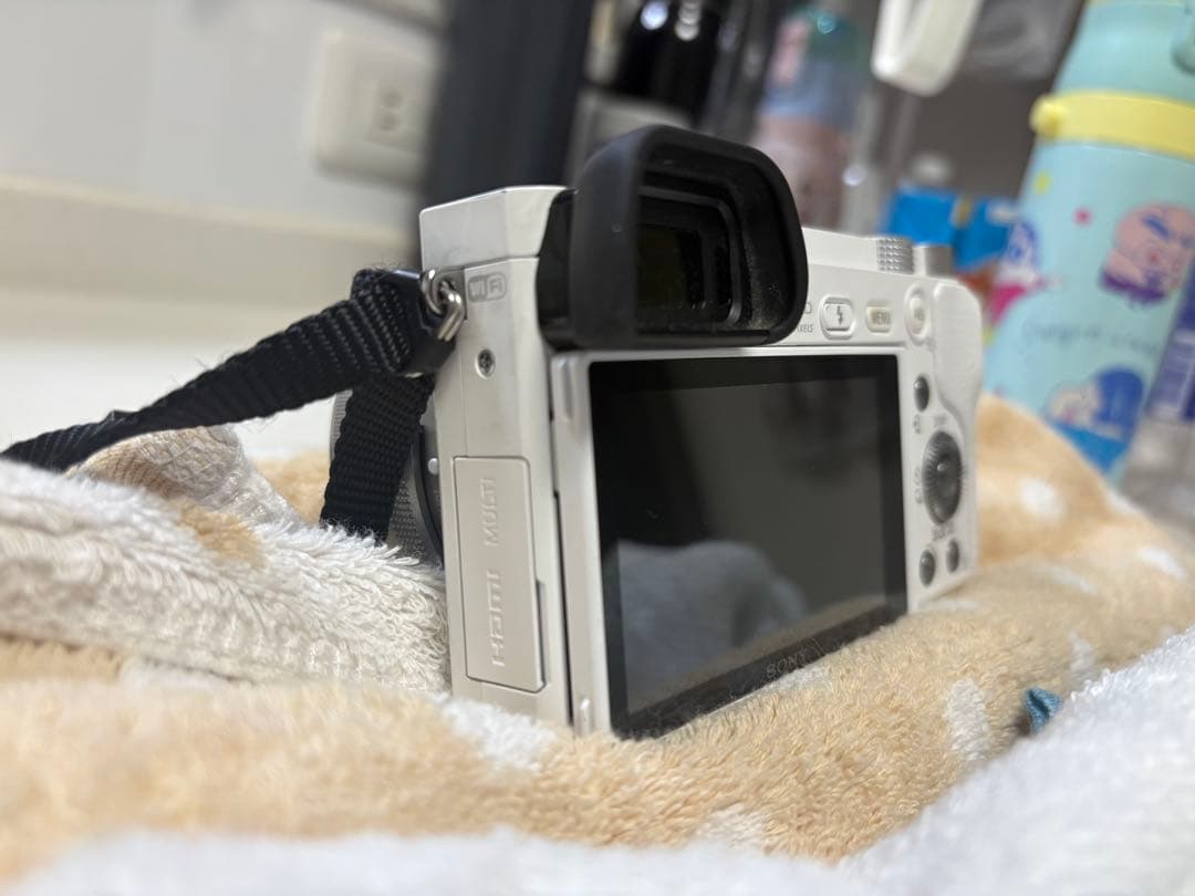 SONY α 6000 ミラーレス一眼　値下不可