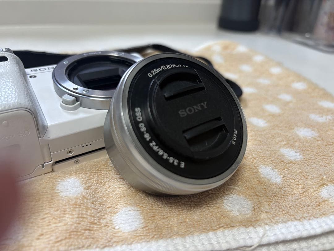 SONY α 6000 ミラーレス一眼　値下不可