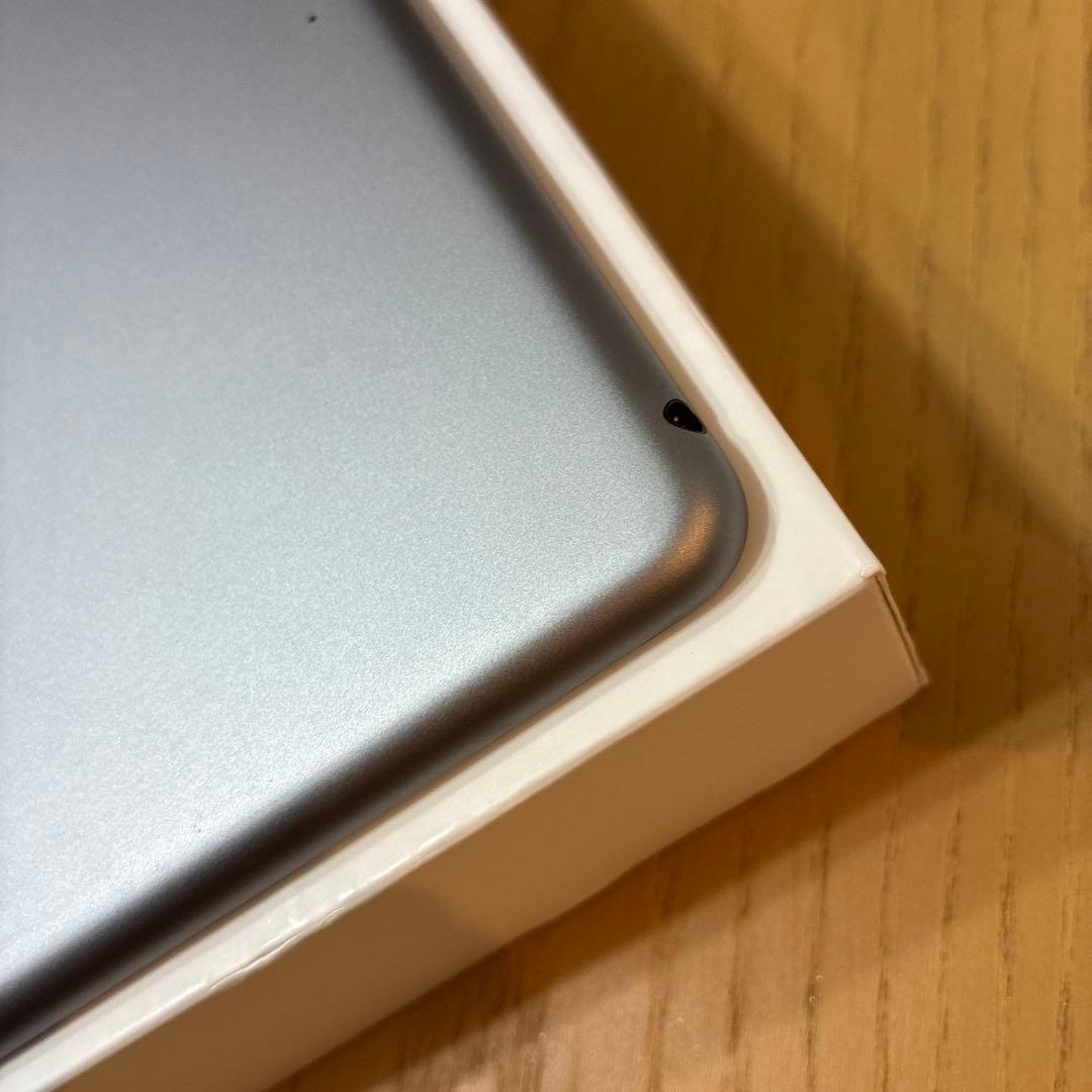 iPad第6世代　Wi-Fi 32GB