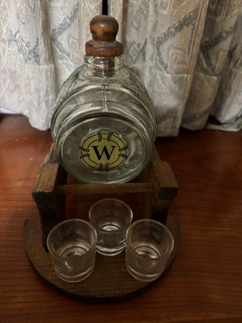 ウイスキー　サーバーセット　ガラス樽　グラス付き