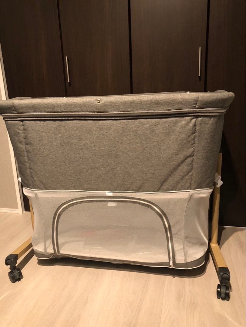 ベビーベッド 添い寝可能、キャスター付き