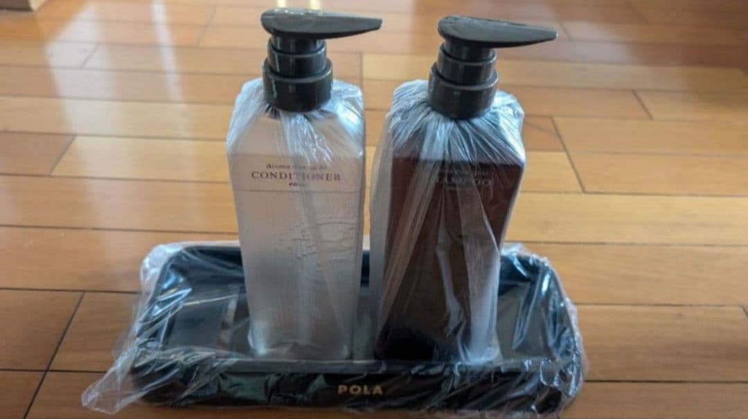 POLAアロマエッセゴールドシャンプー＆コンディショナー10l ボトル・トレイ付