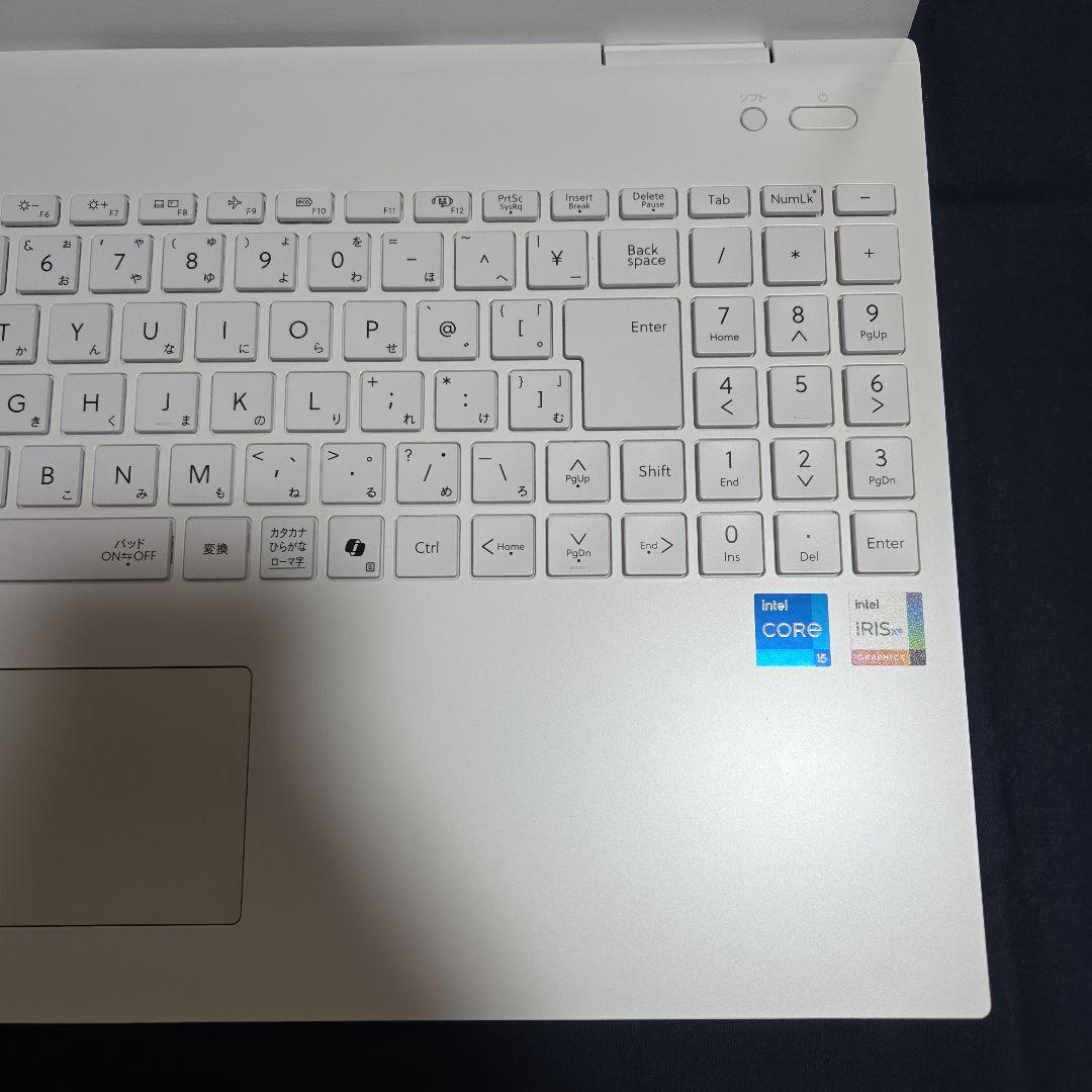 展示品　NEC LAVIE N15 PC-N155EJAW パールホワイト