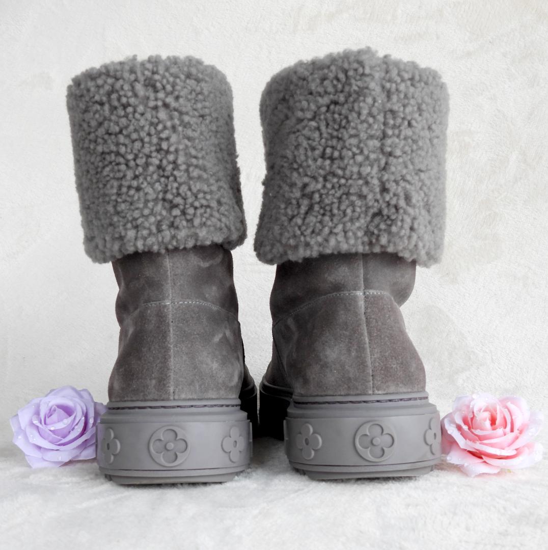 美品✨ ルイヴィトン モノグラム スノードロップライン ムートンブーツ　グレー