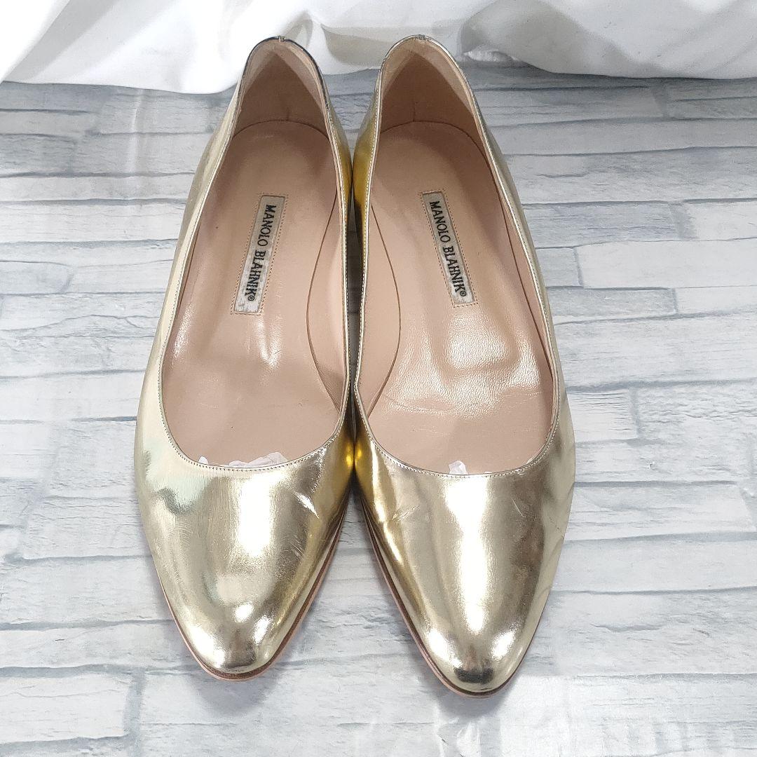 マノロブラニク　フラットパンプス　ゴールド　光沢あり◎　37.5