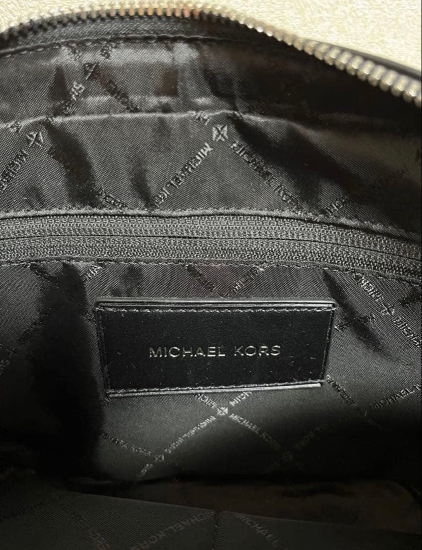 MICHAEL KORS ブラックショルダーバッグ マイケル コース モノグラム