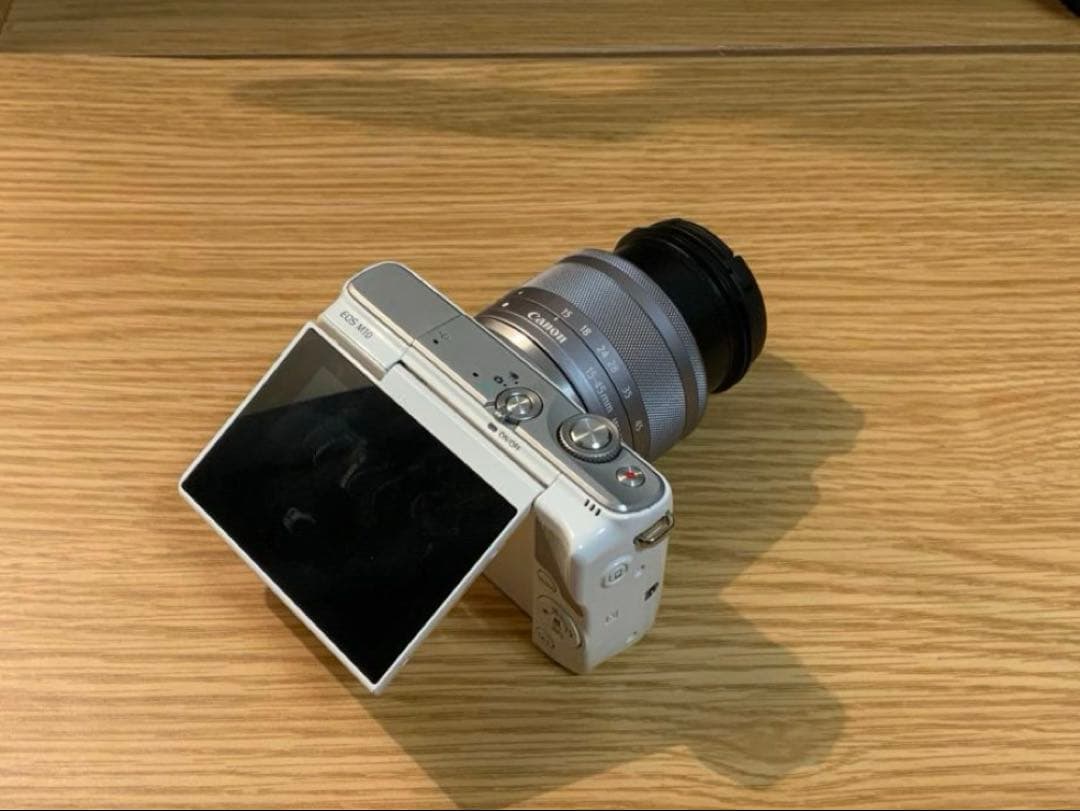 ✴︎キヤノン　カメラ　Canon EOS M10 レンズ付き