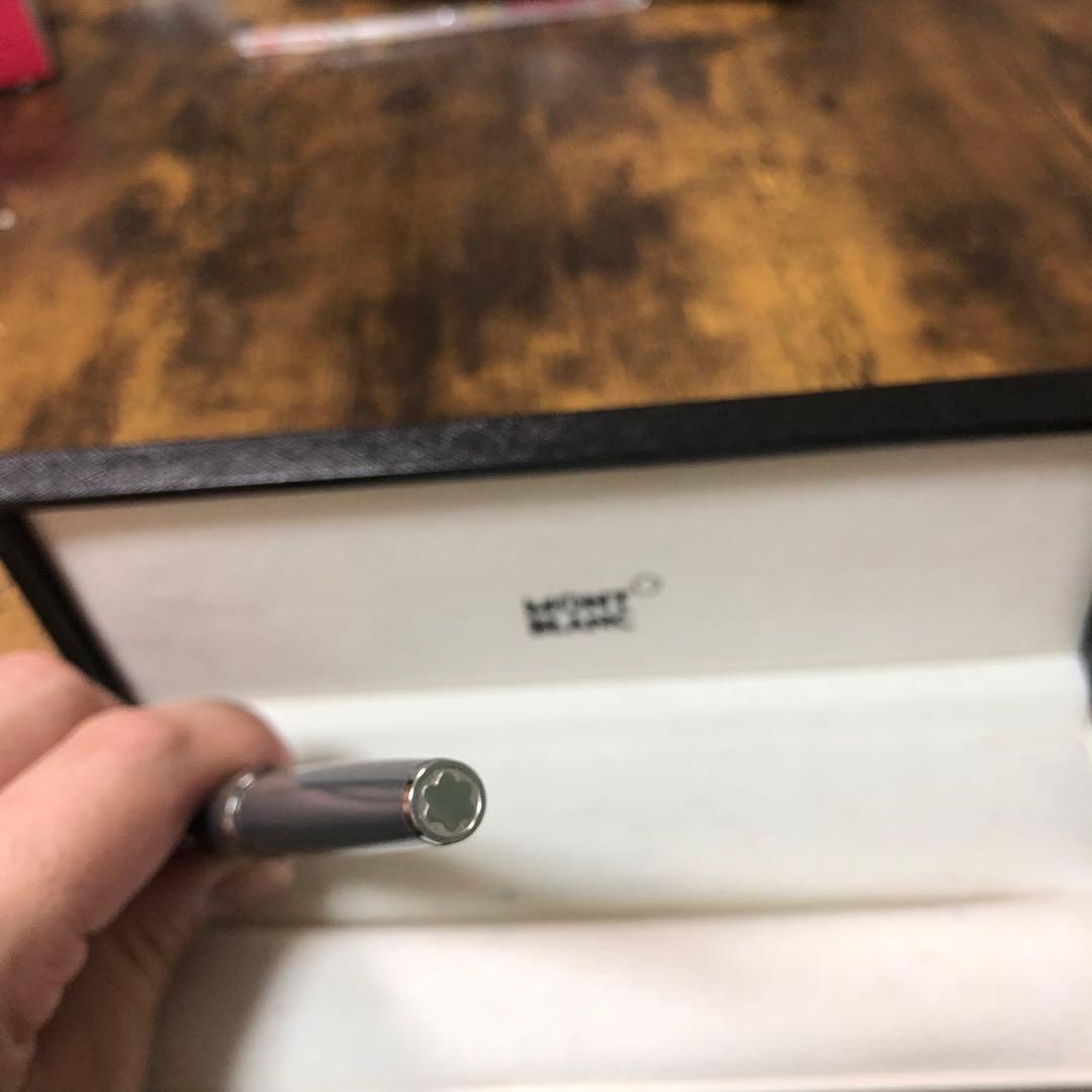 貴重色！☆即筆記可☆モンブラン PIX　ローラーボール　キャップ式　グレー