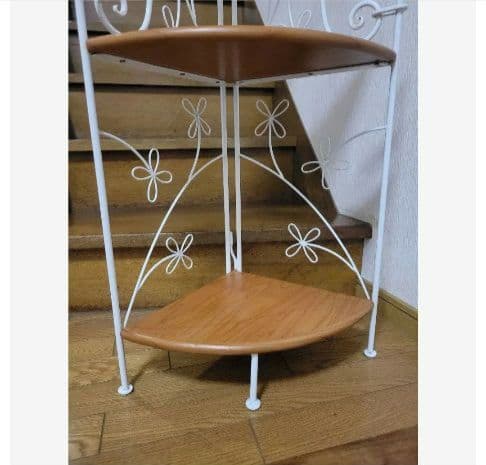 ホワイト 3段 シェルフ アンティーク風アイアン細工　コーナーラック