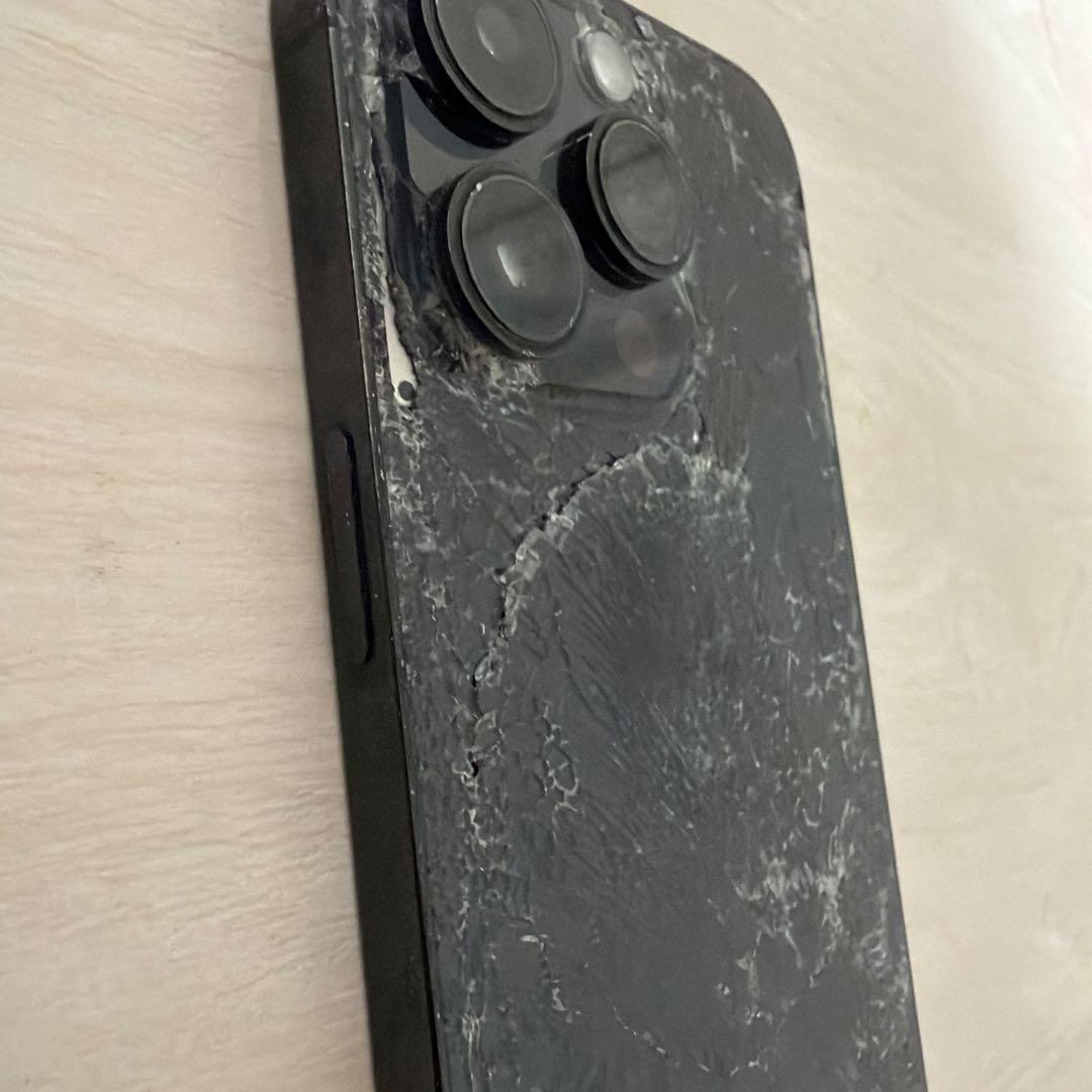 Apple iPhone 14 Pro ブラック (ひび割れあり)