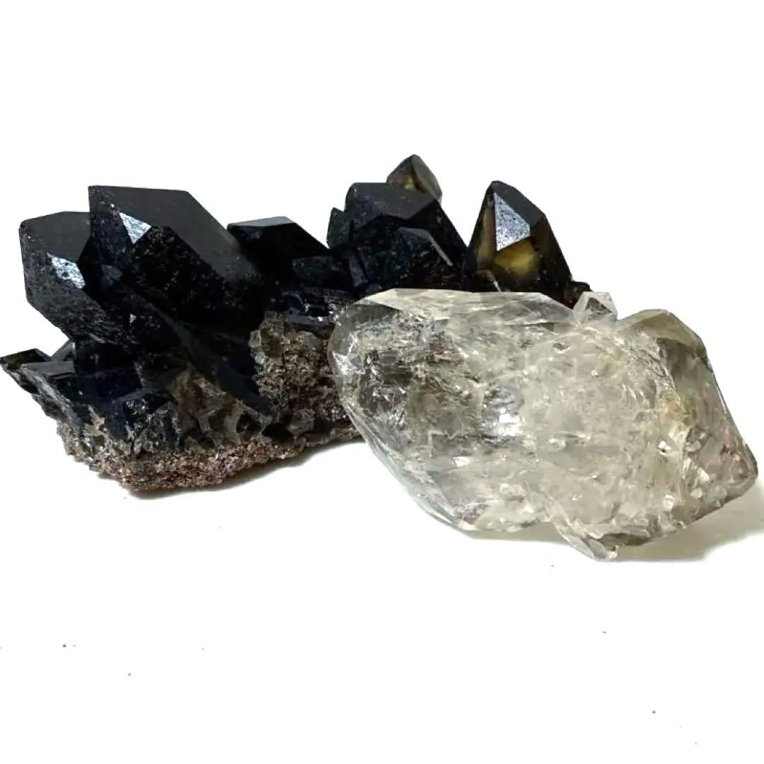 エレスチャルスケルタルクォーツ　原石　骸骨水晶