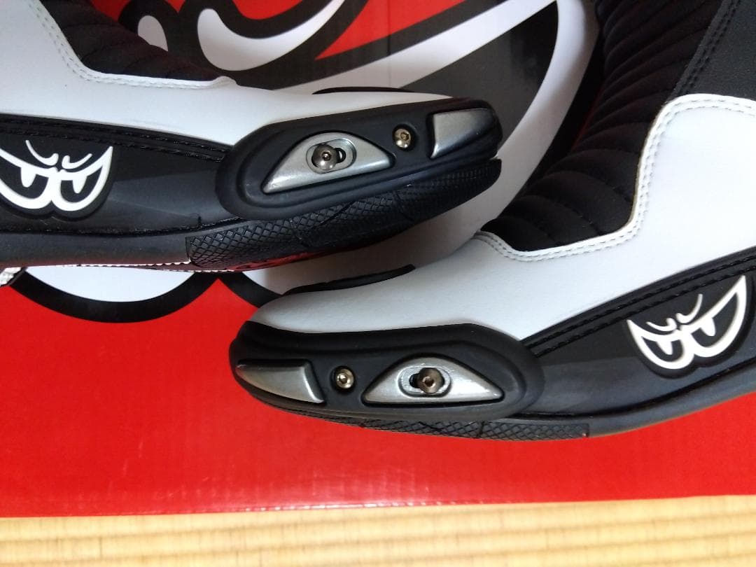 BERIK ベリック レーシングブーツ ブラック/ホワイト サイズ44