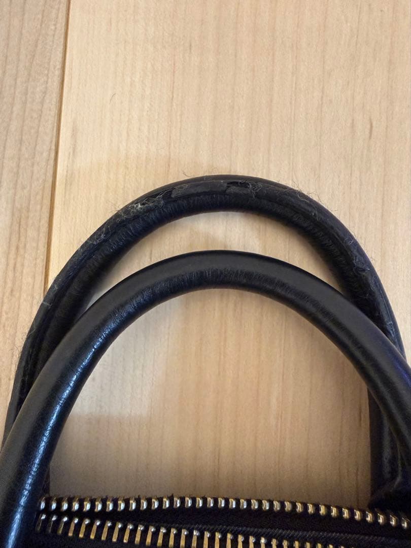 DIESEL LE-ZIPPER クロスボディー　バッグ　ブラック