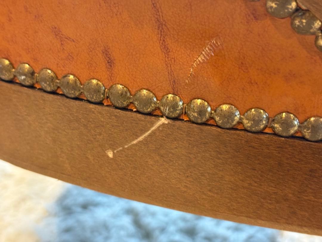 希少　アンティーク　クラシック　鋲打ち　猫脚　ボタンダウン　レザーチェア　GG