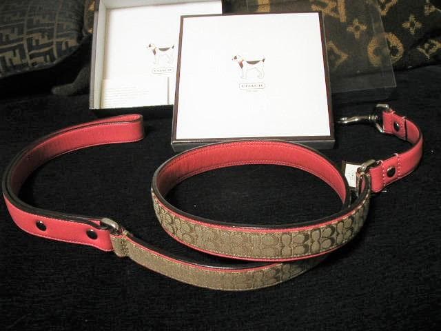 COACH 大型犬用 リード ピンク　シグネチャー 箱入り　本革　コーチ