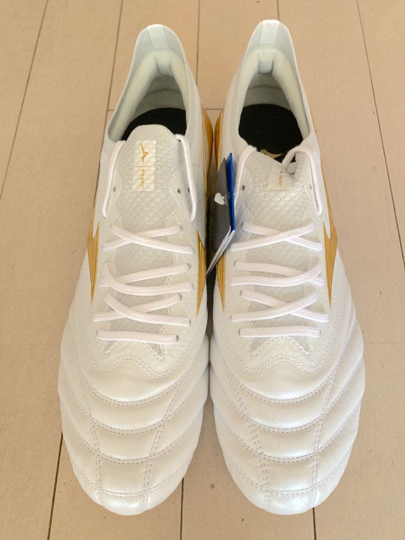 モレリアネオ4βジャパン　白✖️金　26.5㎝ 新品。