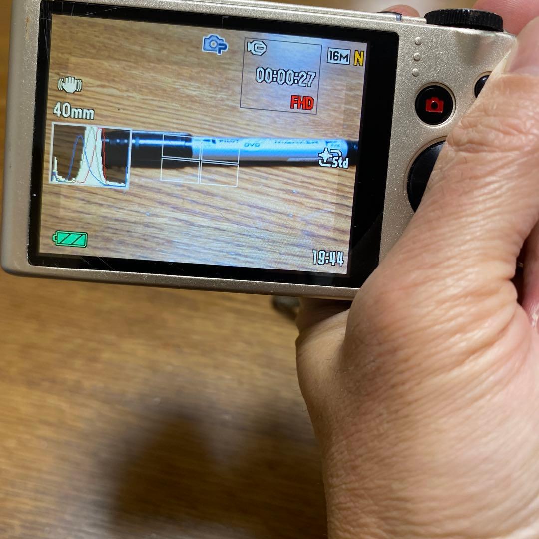 カシオ　EXILIM EZ-ZR300 ジャンク扱い　本体のみ