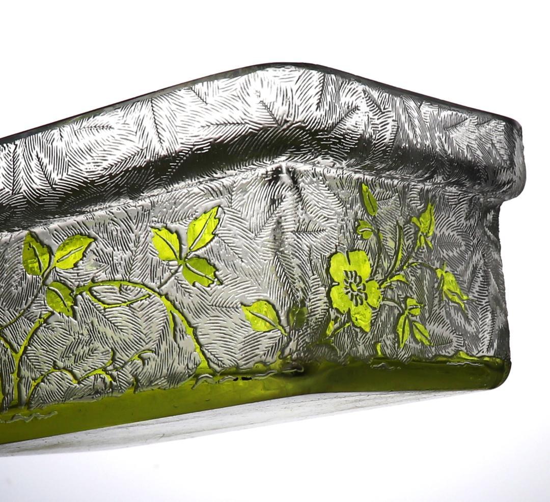 オールド・バカラ 最上級 レア型 金彩アシッドエッチング黄緑色被せ装飾小物入れ