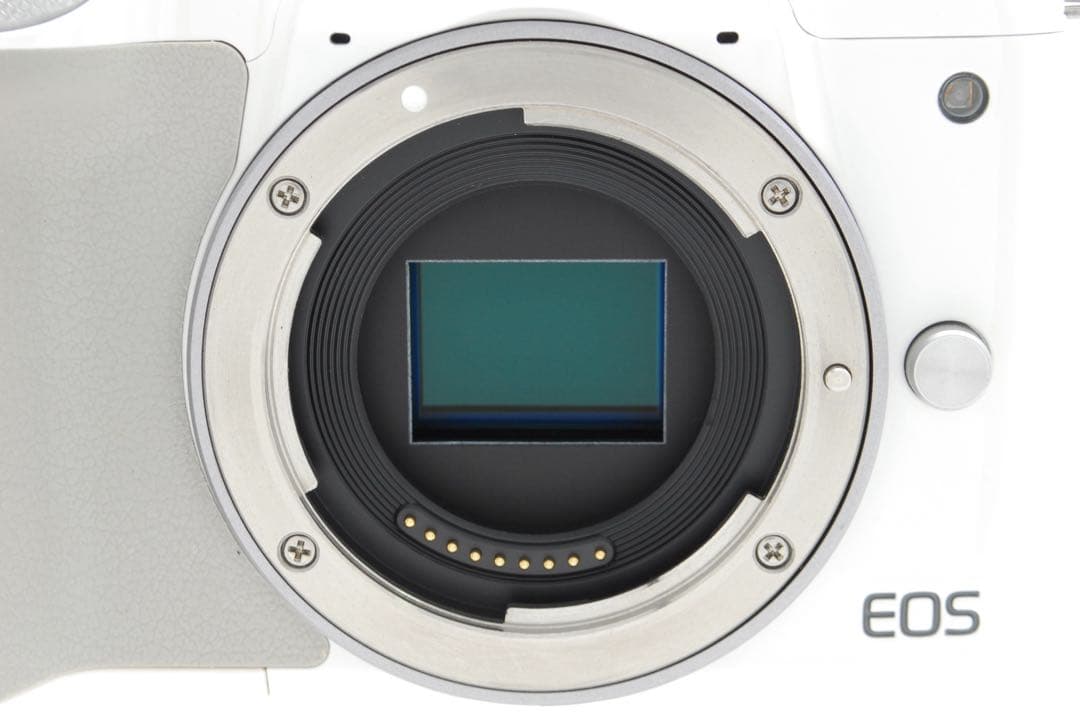 ✨極美品✨キャノン EOS Kiss M❤️高性能ミラーレス！