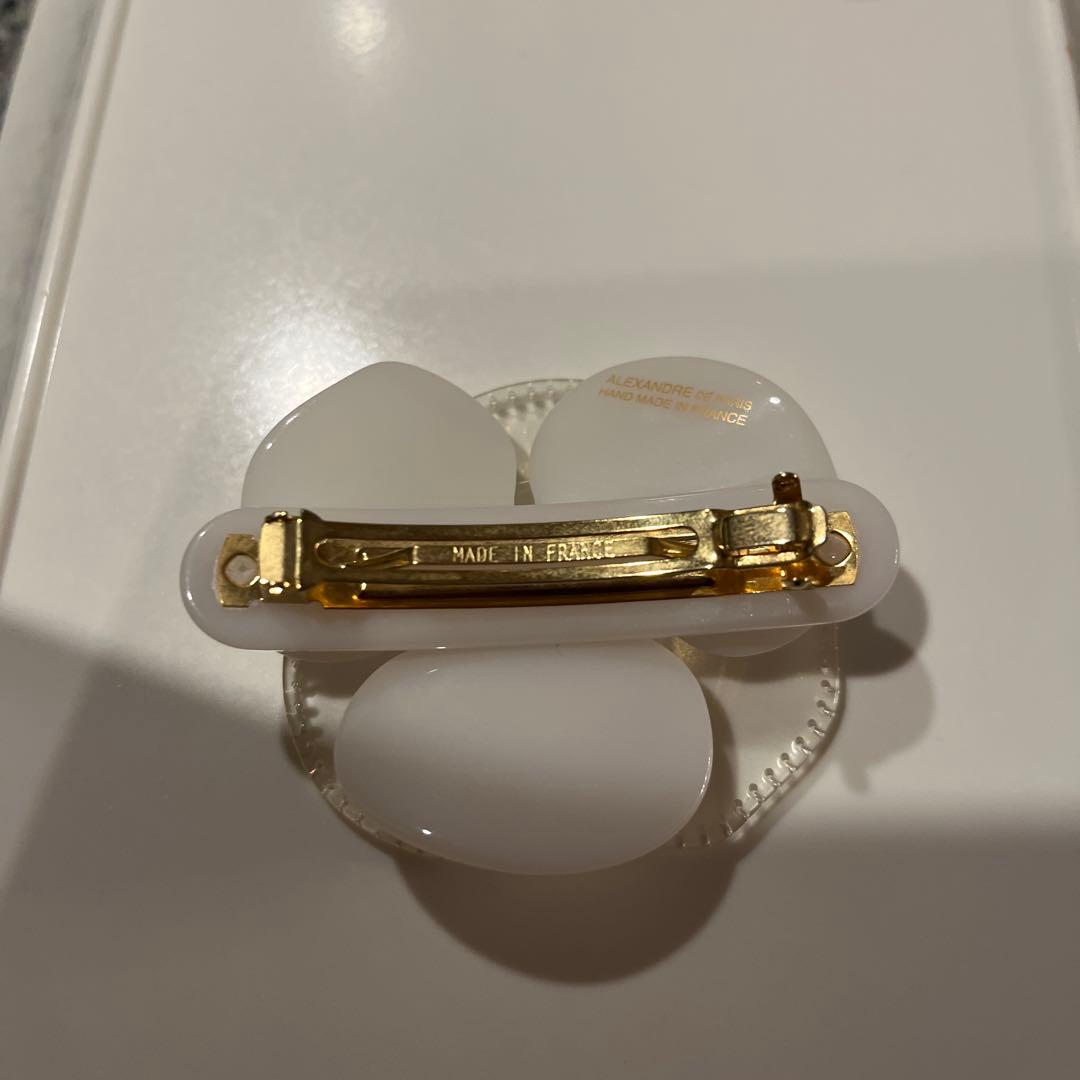 アレクサンドルドゥパリ　白カメリア透明ヘアクリップ　ハーフアップ