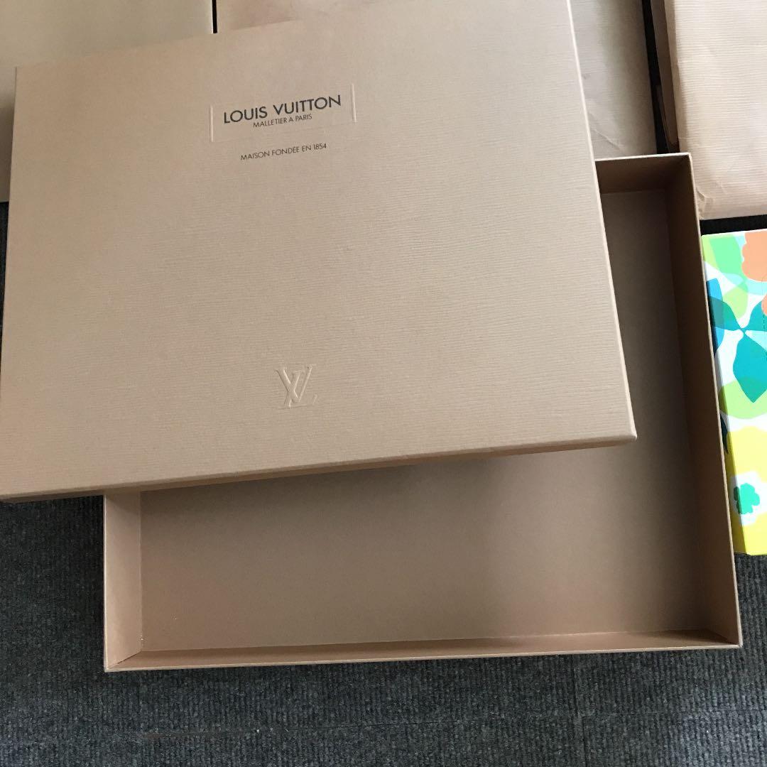 Louis Vuitton ショップ袋とケース　7個