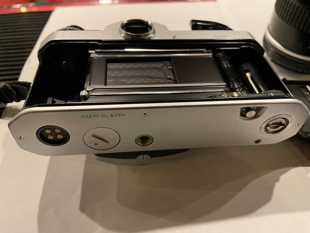 Nikon FE2（シルバー×ブラック）+ NIKKOR AI 28mm F2