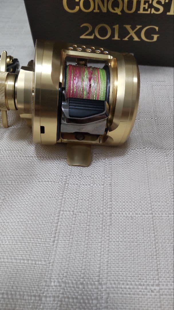 シマノ　カルカッタコンクエスト201xg リブレハンドル付き